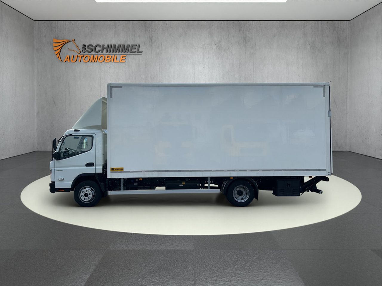 https://csb-strapi-files.fsn1.your-objectstorage.com/inventory-cars/images/c37eb363f6f516ba2d9fa2d120cacbafeb7f21dc/2_1280_6905.jpg