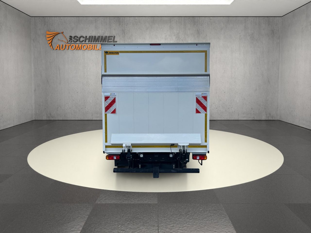 https://csb-strapi-files.fsn1.your-objectstorage.com/inventory-cars/images/c37eb363f6f516ba2d9fa2d120cacbafeb7f21dc/4_1280_6917.jpg
