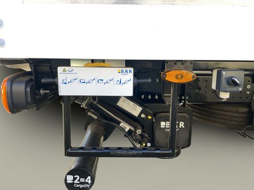 https://csb-strapi-files.fsn1.your-objectstorage.com/inventory-cars/images/c37eb363f6f516ba2d9fa2d120cacbafeb7f21dc/7_500_9803.jpg
