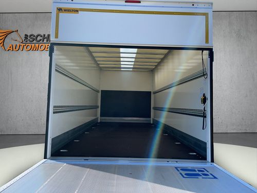 https://csb-strapi-files.fsn1.your-objectstorage.com/inventory-cars/images/c37eb363f6f516ba2d9fa2d120cacbafeb7f21dc/8_500_4654.jpg