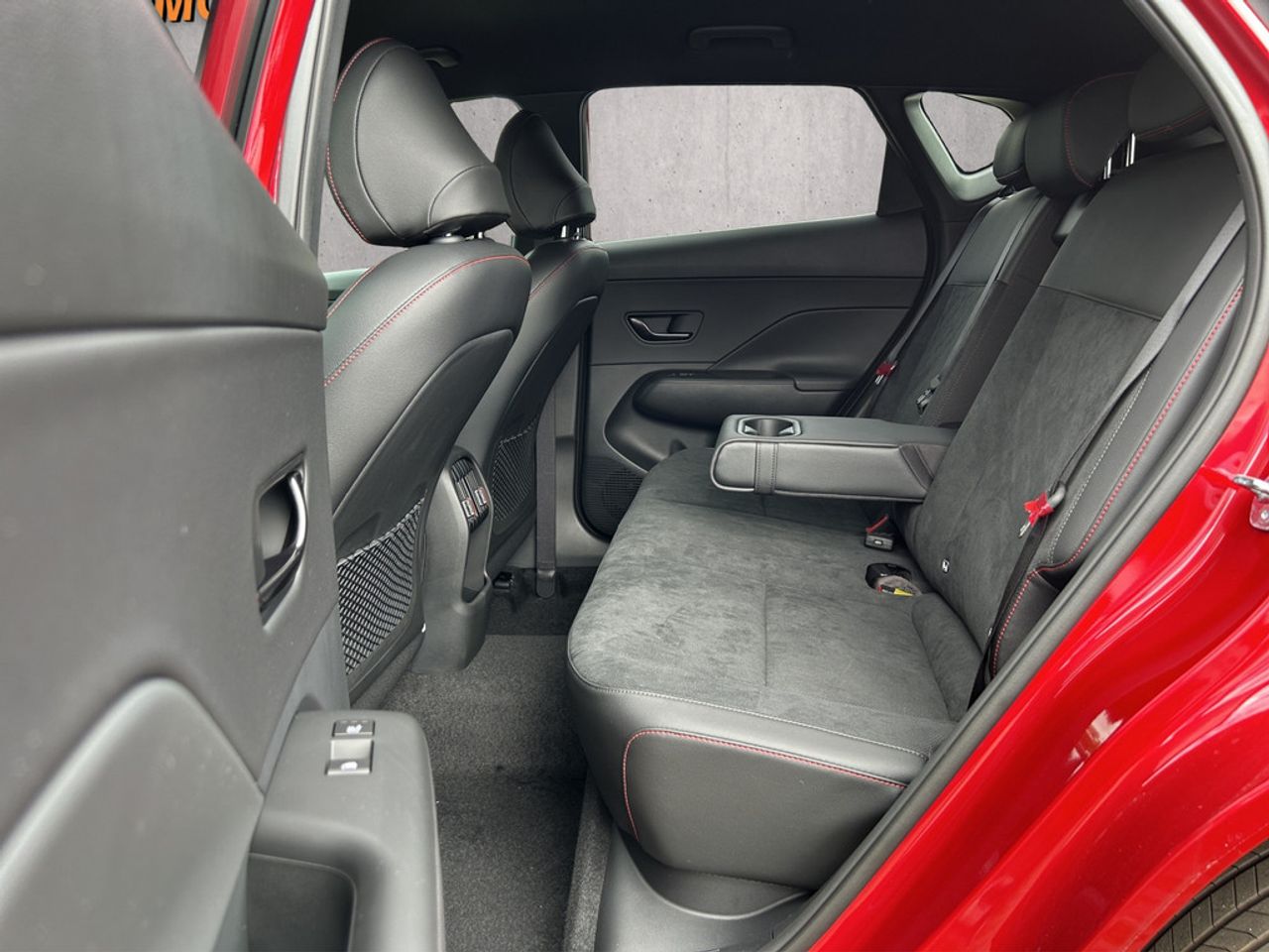 https://csb-strapi-files.fsn1.your-objectstorage.com/inventory-cars/images/c3ca0041ec71aee06c052e4657999ac6c936a596/15_1280_3956.jpg