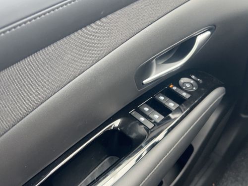 https://csb-strapi-files.fsn1.your-objectstorage.com/inventory-cars/images/c4a7ca31a28313ebe9d1bc877bc91a1de7c3cee5/13_500_6265.jpg