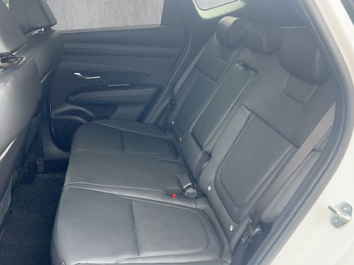 https://csb-strapi-files.fsn1.your-objectstorage.com/inventory-cars/images/c4a7ca31a28313ebe9d1bc877bc91a1de7c3cee5/15_500_3540.jpg