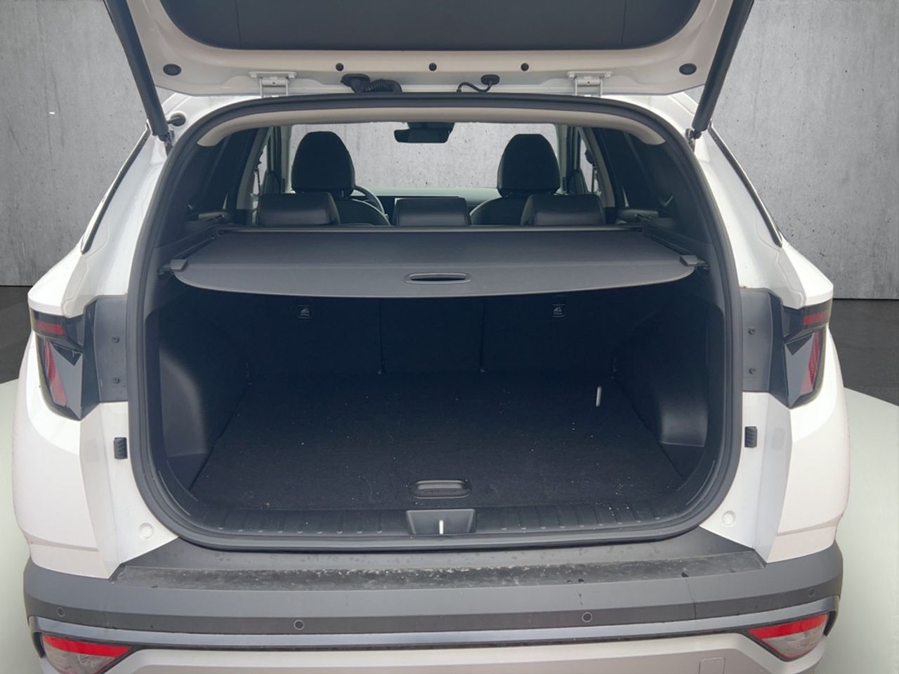 https://csb-strapi-files.fsn1.your-objectstorage.com/inventory-cars/images/c4a7ca31a28313ebe9d1bc877bc91a1de7c3cee5/18_1280_2840.jpg