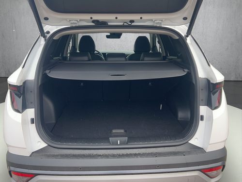 https://csb-strapi-files.fsn1.your-objectstorage.com/inventory-cars/images/c4a7ca31a28313ebe9d1bc877bc91a1de7c3cee5/18_500_6147.jpg