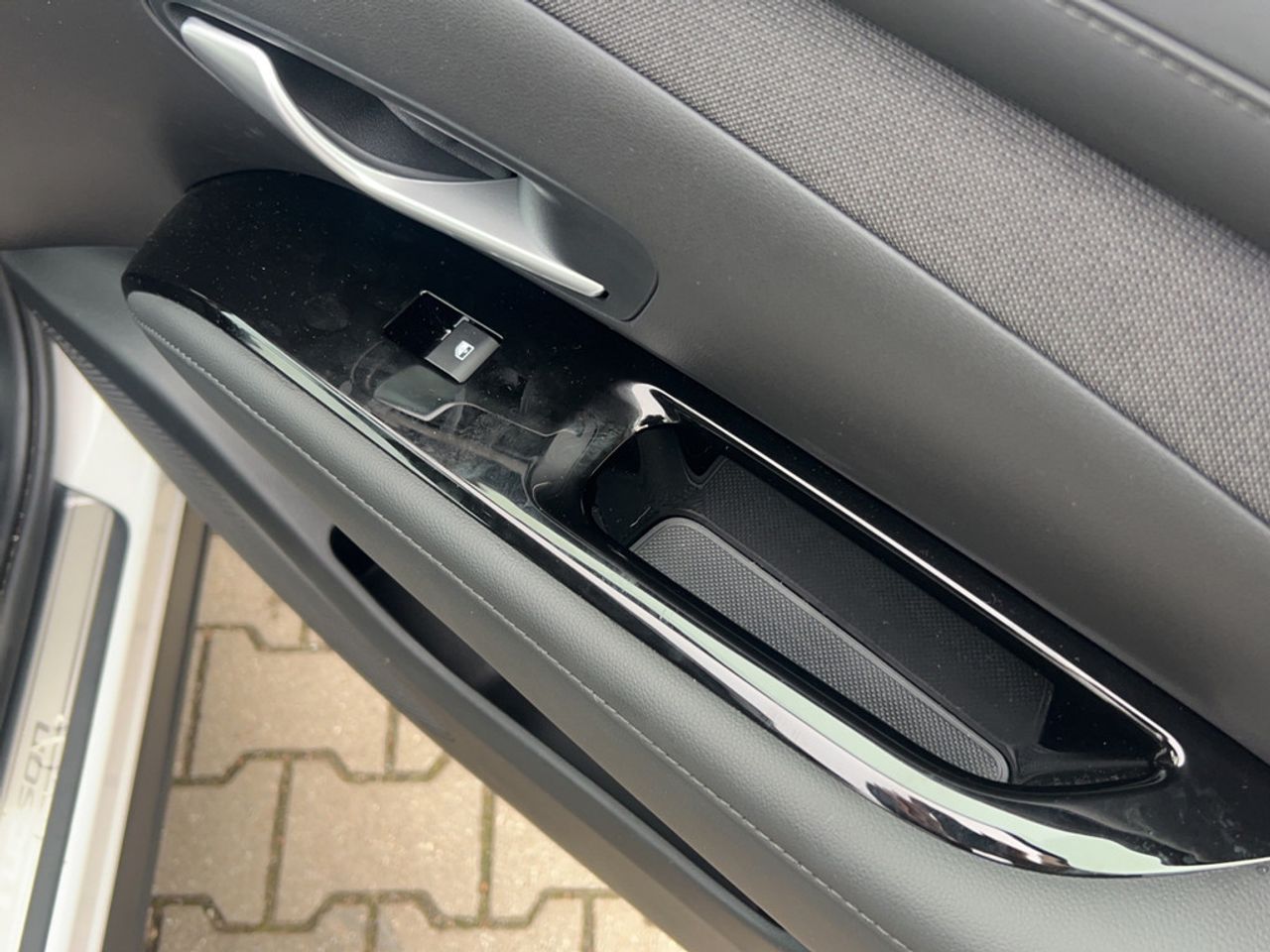 https://csb-strapi-files.fsn1.your-objectstorage.com/inventory-cars/images/c4a7ca31a28313ebe9d1bc877bc91a1de7c3cee5/21_1280_5929.jpg