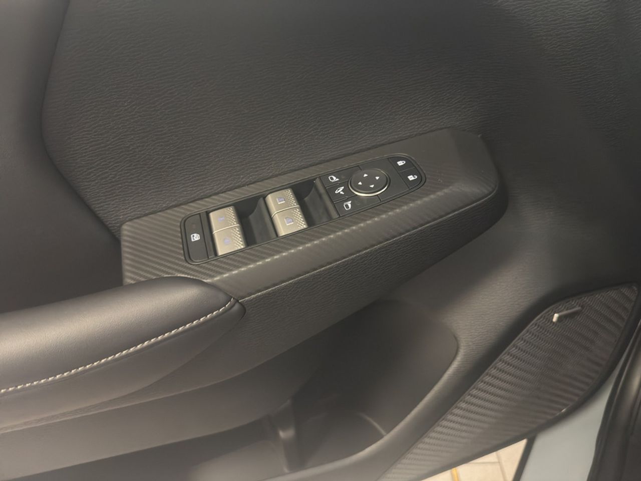 https://csb-strapi-files.fsn1.your-objectstorage.com/inventory-cars/images/c52ddec120b3c7337414584db0abe14913bdd34a/13_1280_8088.jpg