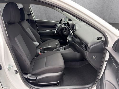 https://csb-strapi-files.fsn1.your-objectstorage.com/inventory-cars/images/c63b161cd9b7be6e611e2ed184599083ac7dd129/19_500_4325.jpg