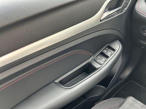 https://csb-strapi-files.fsn1.your-objectstorage.com/inventory-cars/images/c681be480cb873620c516ce5ce6e5dabcbc89e2d/18_500_8241.jpg