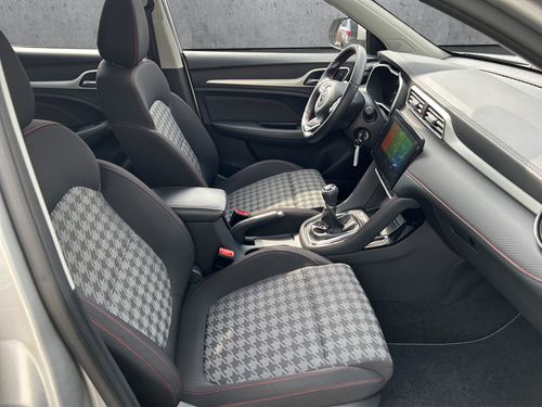 https://csb-strapi-files.fsn1.your-objectstorage.com/inventory-cars/images/c681be480cb873620c516ce5ce6e5dabcbc89e2d/20_500_4978.jpg