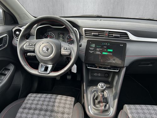 https://csb-strapi-files.fsn1.your-objectstorage.com/inventory-cars/images/c681be480cb873620c516ce5ce6e5dabcbc89e2d/8_500_4657.jpg