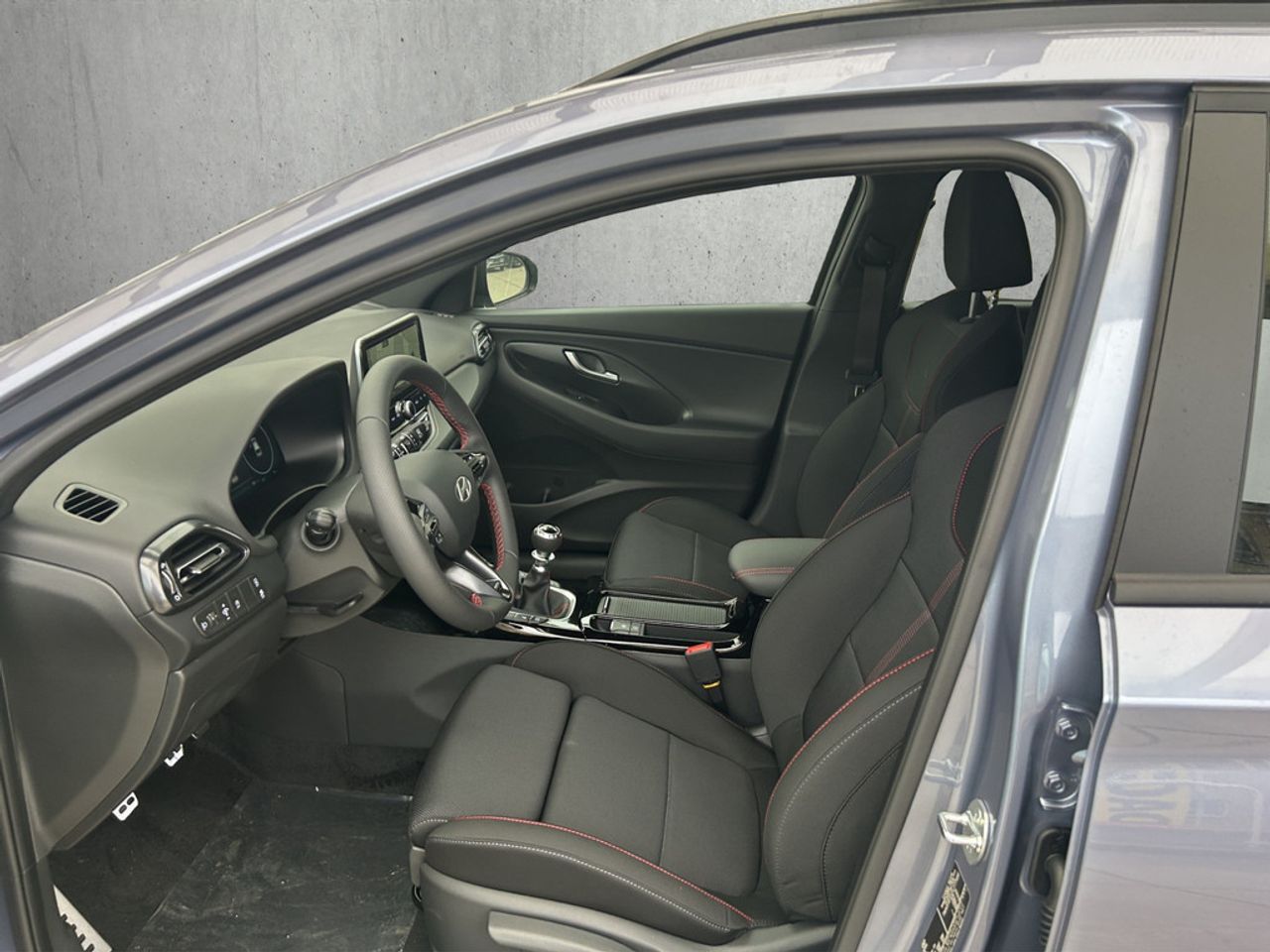 https://csb-strapi-files.fsn1.your-objectstorage.com/inventory-cars/images/c685fc56ae3d0cdb151e5c681f71bdb26ce619dc/9_1280_2678.jpg