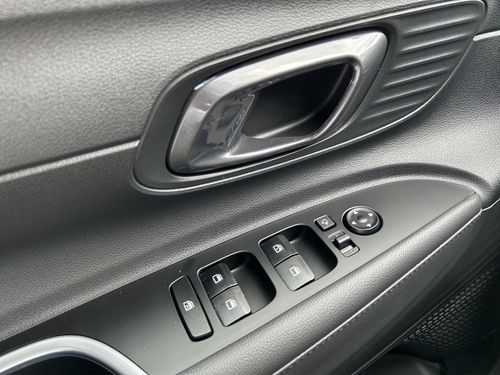 https://csb-strapi-files.fsn1.your-objectstorage.com/inventory-cars/images/c6b0210cf07c85b8a0c46ad60e15344435fad2eb/13_500_2155.jpg