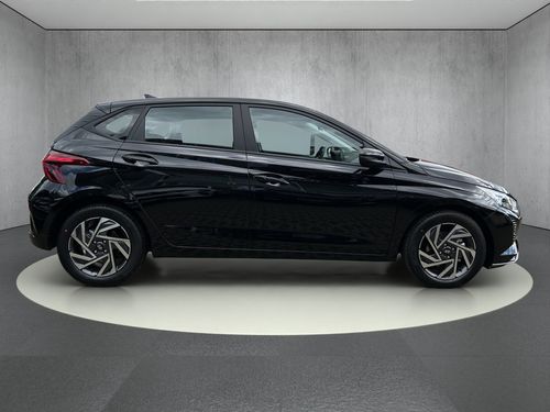 https://csb-strapi-files.fsn1.your-objectstorage.com/inventory-cars/images/c6b0210cf07c85b8a0c46ad60e15344435fad2eb/7_500_8569.jpg