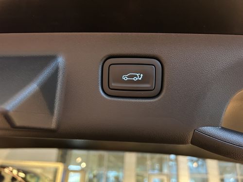 https://csb-strapi-files.fsn1.your-objectstorage.com/inventory-cars/images/c6ce9dd2430cfcfe6b6b7fa63ece2866031112d3/34_500_7178.jpg