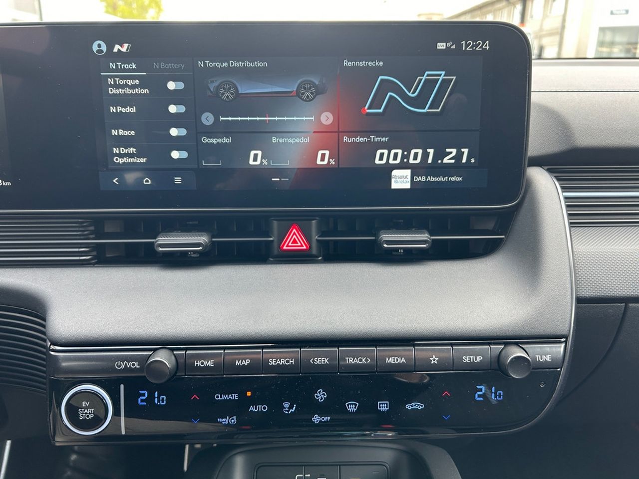 https://csb-strapi-files.fsn1.your-objectstorage.com/inventory-cars/images/c73fda16a7d887dd0009603025196836b012936d/15_1280_8134.jpg