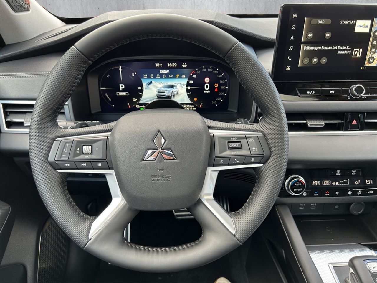 https://csb-strapi-files.fsn1.your-objectstorage.com/inventory-cars/images/c7ce4855fa4840c3d97f46245b21dee01f77f34f/10_1280_1756.jpg