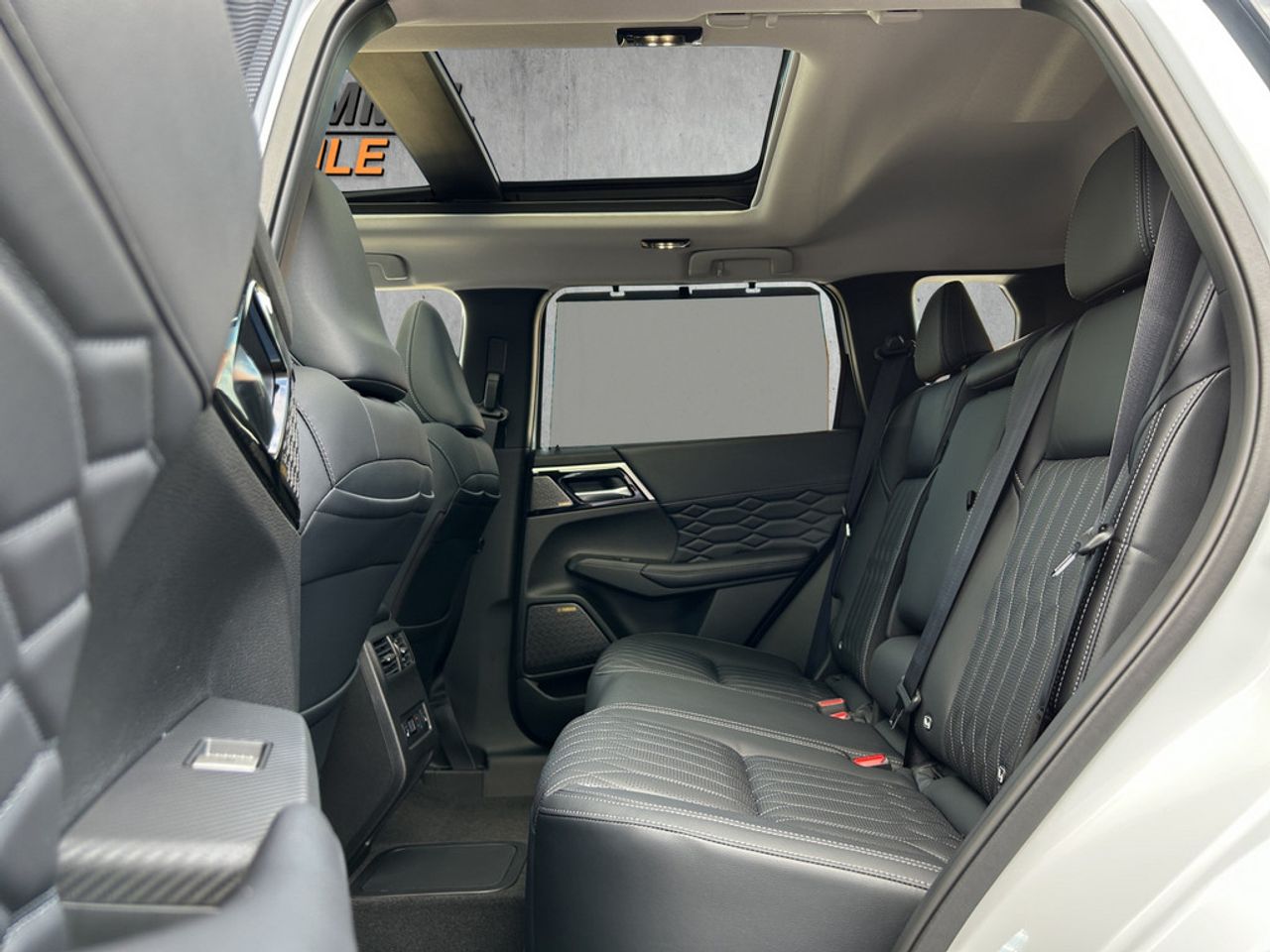 https://csb-strapi-files.fsn1.your-objectstorage.com/inventory-cars/images/c7ce4855fa4840c3d97f46245b21dee01f77f34f/14_1280_4135.jpg