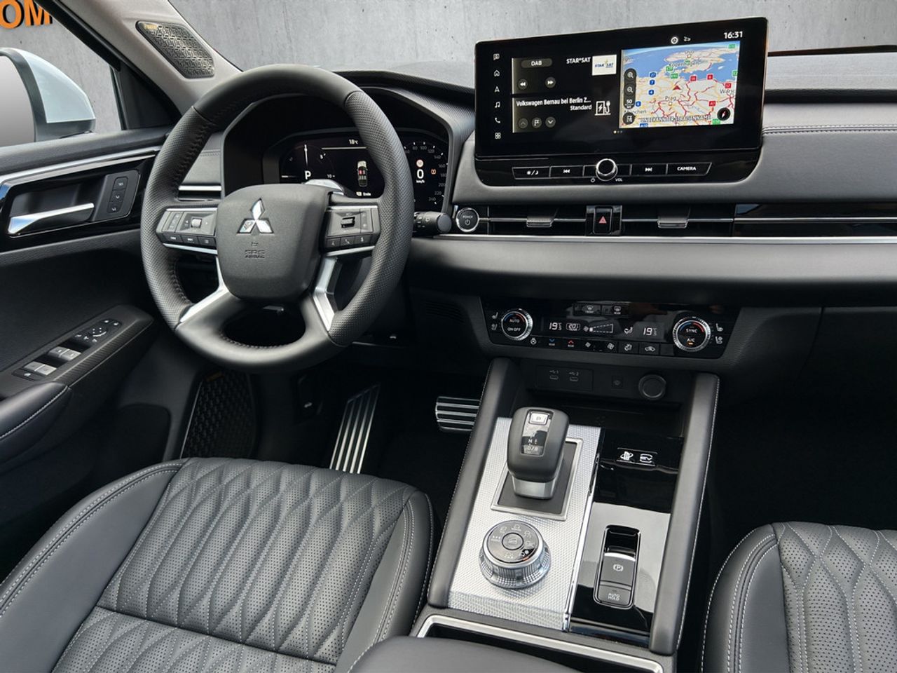 https://csb-strapi-files.fsn1.your-objectstorage.com/inventory-cars/images/c7ce4855fa4840c3d97f46245b21dee01f77f34f/16_1280_1969.jpg