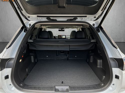 https://csb-strapi-files.fsn1.your-objectstorage.com/inventory-cars/images/c7ce4855fa4840c3d97f46245b21dee01f77f34f/17_500_8551.jpg