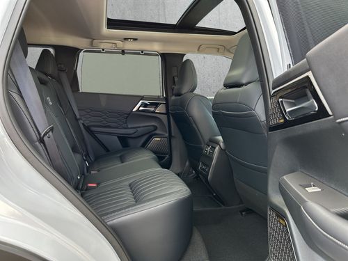https://csb-strapi-files.fsn1.your-objectstorage.com/inventory-cars/images/c7ce4855fa4840c3d97f46245b21dee01f77f34f/18_500_7848.jpg