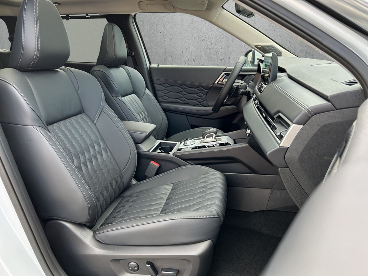 https://csb-strapi-files.fsn1.your-objectstorage.com/inventory-cars/images/c7ce4855fa4840c3d97f46245b21dee01f77f34f/19_1280_5304.jpg