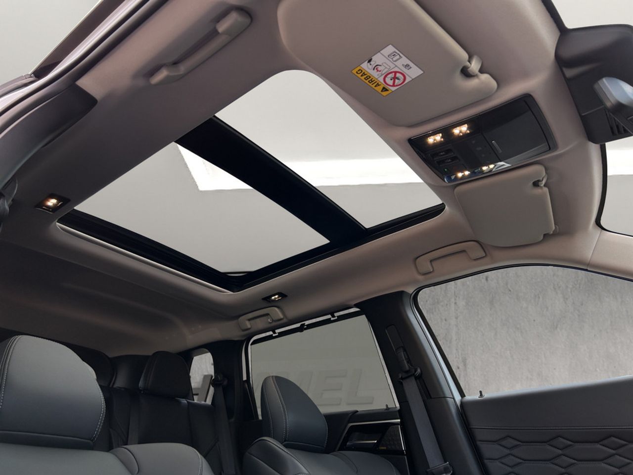 https://csb-strapi-files.fsn1.your-objectstorage.com/inventory-cars/images/c7ce4855fa4840c3d97f46245b21dee01f77f34f/21_1280_8558.jpg