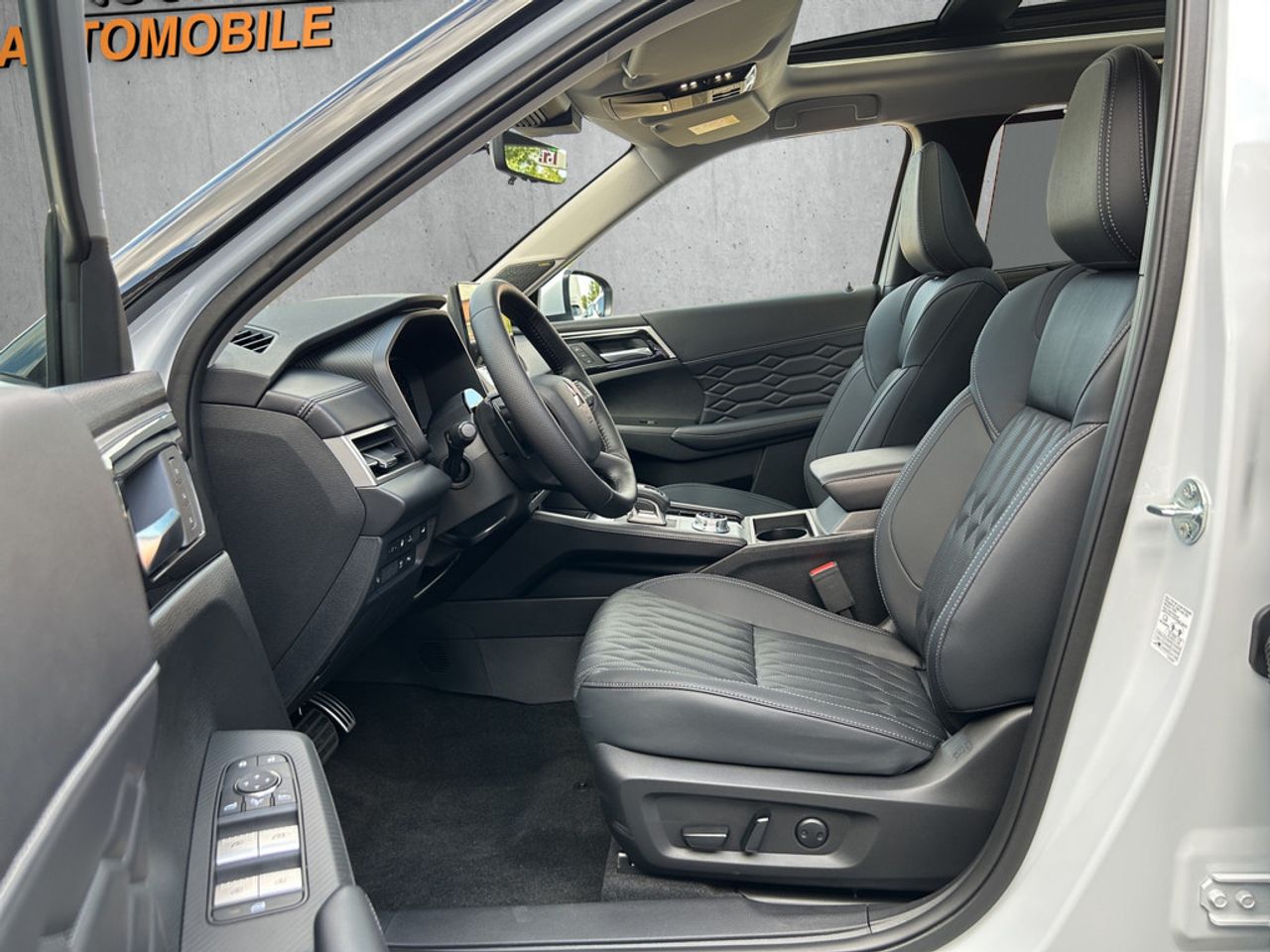 https://csb-strapi-files.fsn1.your-objectstorage.com/inventory-cars/images/c7ce4855fa4840c3d97f46245b21dee01f77f34f/9_1280_2765.jpg