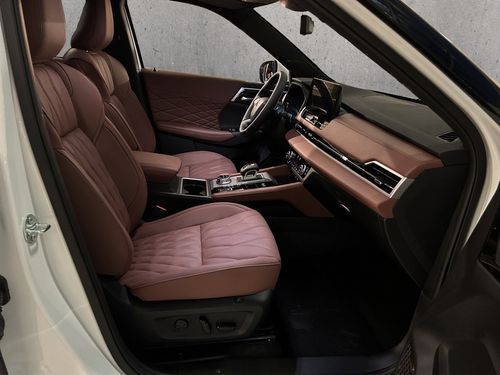 https://csb-strapi-files.fsn1.your-objectstorage.com/inventory-cars/images/c7df47c8075a7ae5d68f3893875768fc6ac3045b/18_500_9916.jpg