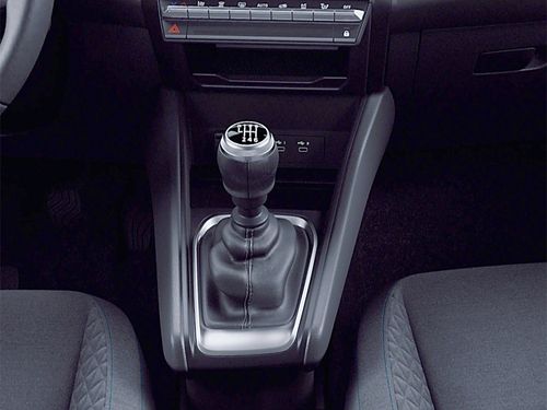 https://csb-strapi-files.fsn1.your-objectstorage.com/inventory-cars/images/c8a698d30aca0cf072baaec7000edca70d06f3a3/10_500_4493.jpg