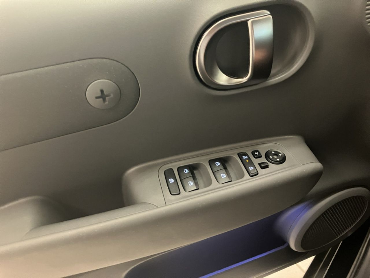 https://csb-strapi-files.fsn1.your-objectstorage.com/inventory-cars/images/c8ffea37a71585e64edd7e1d69e8495e9933eeff/13_1280_3521.jpg