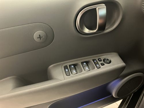 https://csb-strapi-files.fsn1.your-objectstorage.com/inventory-cars/images/c8ffea37a71585e64edd7e1d69e8495e9933eeff/13_500_9748.jpg
