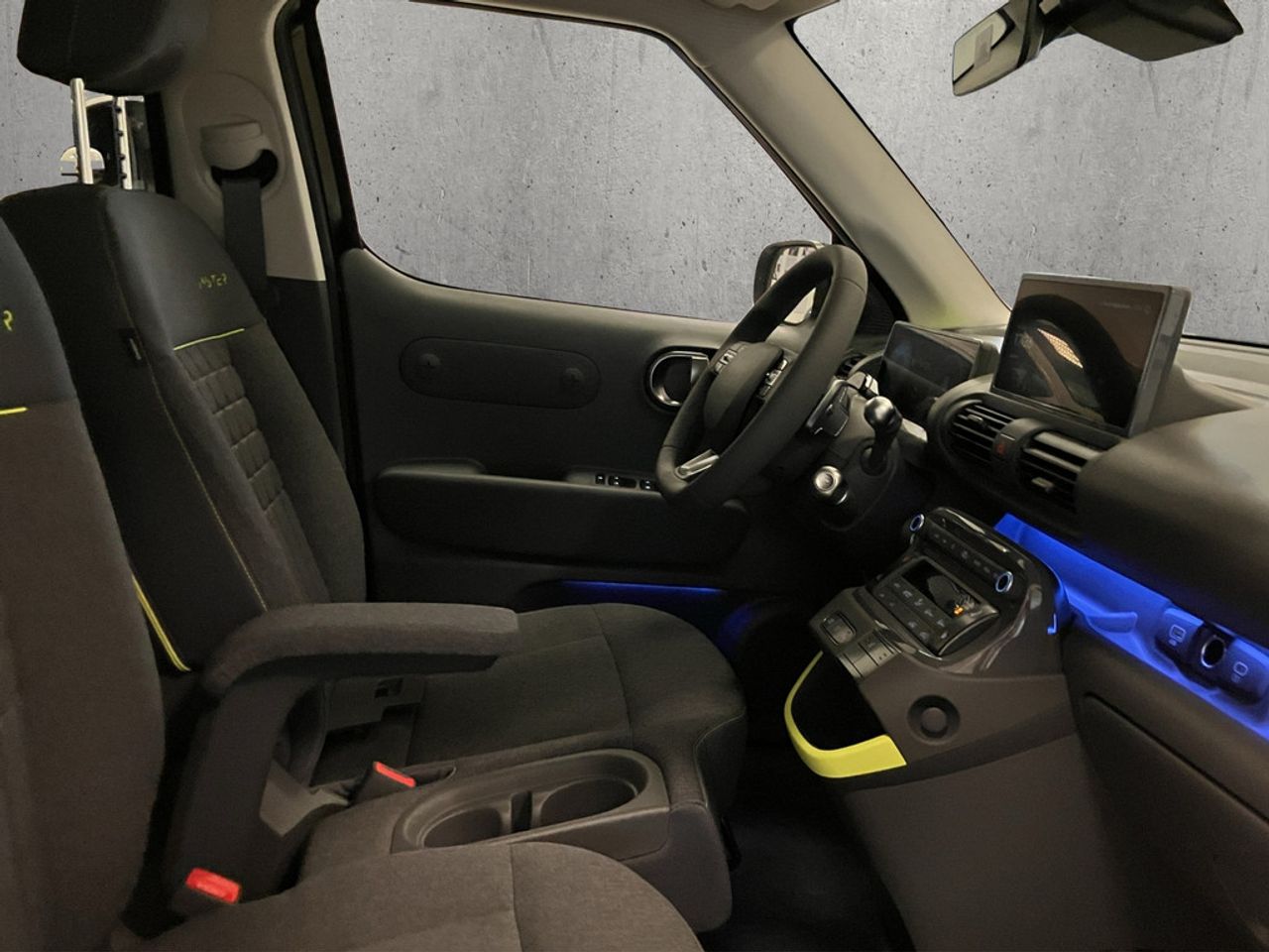 https://csb-strapi-files.fsn1.your-objectstorage.com/inventory-cars/images/c8ffea37a71585e64edd7e1d69e8495e9933eeff/20_1280_8204.jpg