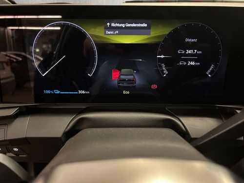 https://csb-strapi-files.fsn1.your-objectstorage.com/inventory-cars/images/c9b3fad43d5ea3339b2cfba282825c2833958dcc/11_500_7272.jpg