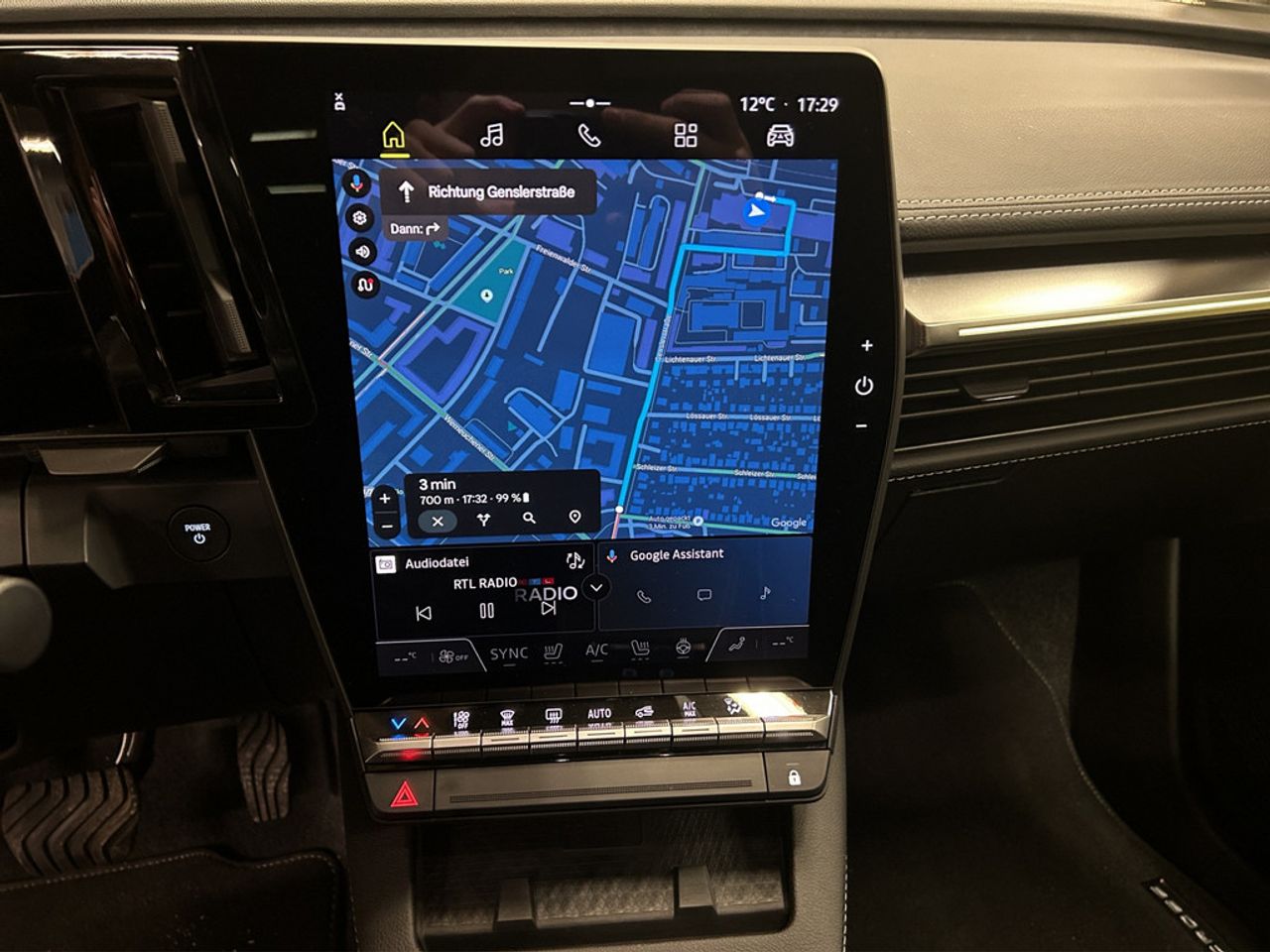 https://csb-strapi-files.fsn1.your-objectstorage.com/inventory-cars/images/c9b3fad43d5ea3339b2cfba282825c2833958dcc/12_1280_6614.jpg