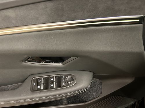 https://csb-strapi-files.fsn1.your-objectstorage.com/inventory-cars/images/c9b3fad43d5ea3339b2cfba282825c2833958dcc/13_500_7332.jpg