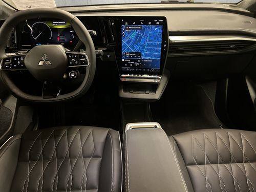 https://csb-strapi-files.fsn1.your-objectstorage.com/inventory-cars/images/c9b3fad43d5ea3339b2cfba282825c2833958dcc/15_500_3329.jpg