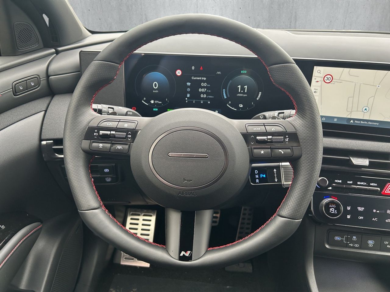 https://csb-strapi-files.fsn1.your-objectstorage.com/inventory-cars/images/ca50401833f939398e9fb9ac2f1f43a49c3e0013/11_1280_3104.jpg