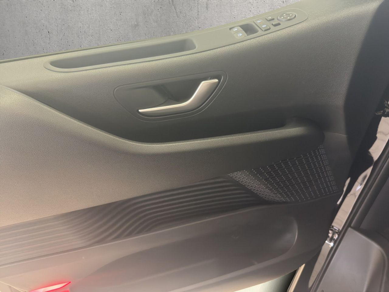 https://csb-strapi-files.fsn1.your-objectstorage.com/inventory-cars/images/ca7440079bc9556a0d9033fbd90d0cf88bd9ea79/13_1280_3173.jpg