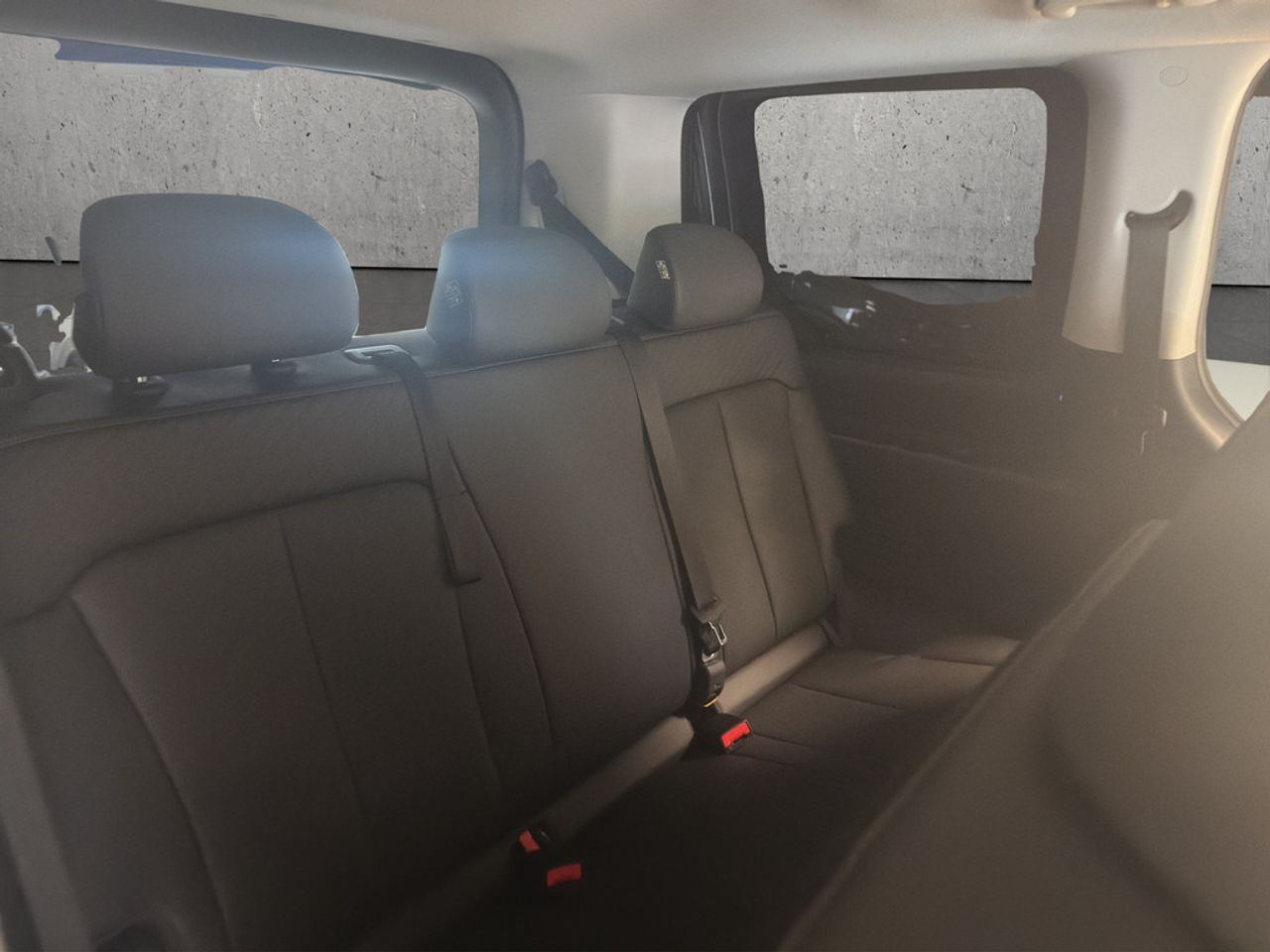 https://csb-strapi-files.fsn1.your-objectstorage.com/inventory-cars/images/ca7440079bc9556a0d9033fbd90d0cf88bd9ea79/19_1280_4351.jpg