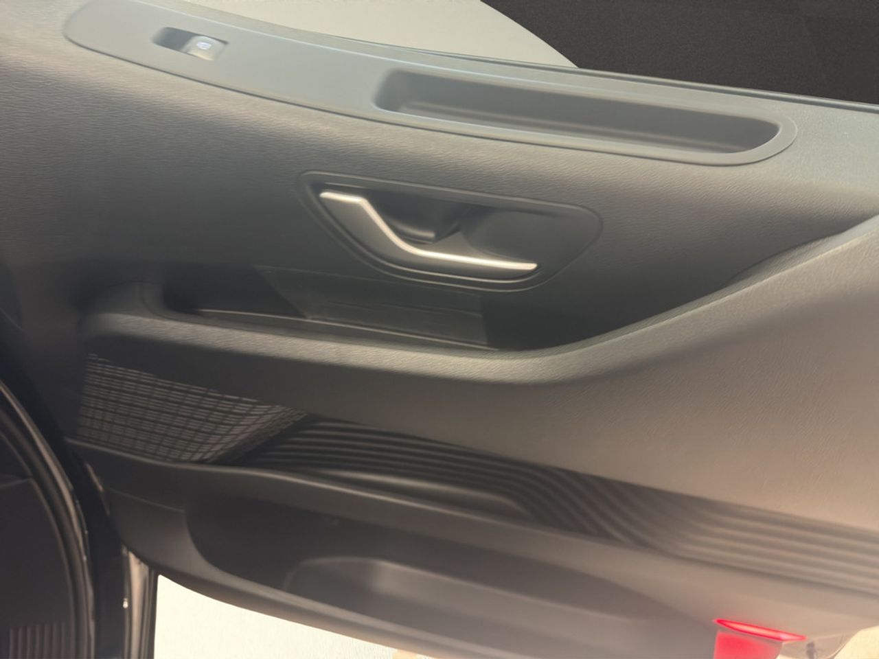 https://csb-strapi-files.fsn1.your-objectstorage.com/inventory-cars/images/ca7440079bc9556a0d9033fbd90d0cf88bd9ea79/21_1280_5468.jpg