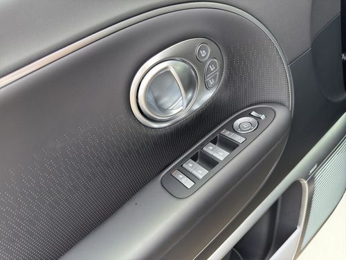 https://csb-strapi-files.fsn1.your-objectstorage.com/inventory-cars/images/cc14b90d040578439e08d70e1b7ca8cb6ddf704f/11_500_9687.jpg