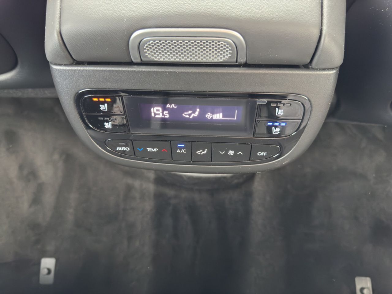 https://csb-strapi-files.fsn1.your-objectstorage.com/inventory-cars/images/cc14b90d040578439e08d70e1b7ca8cb6ddf704f/20_1280_9062.jpg