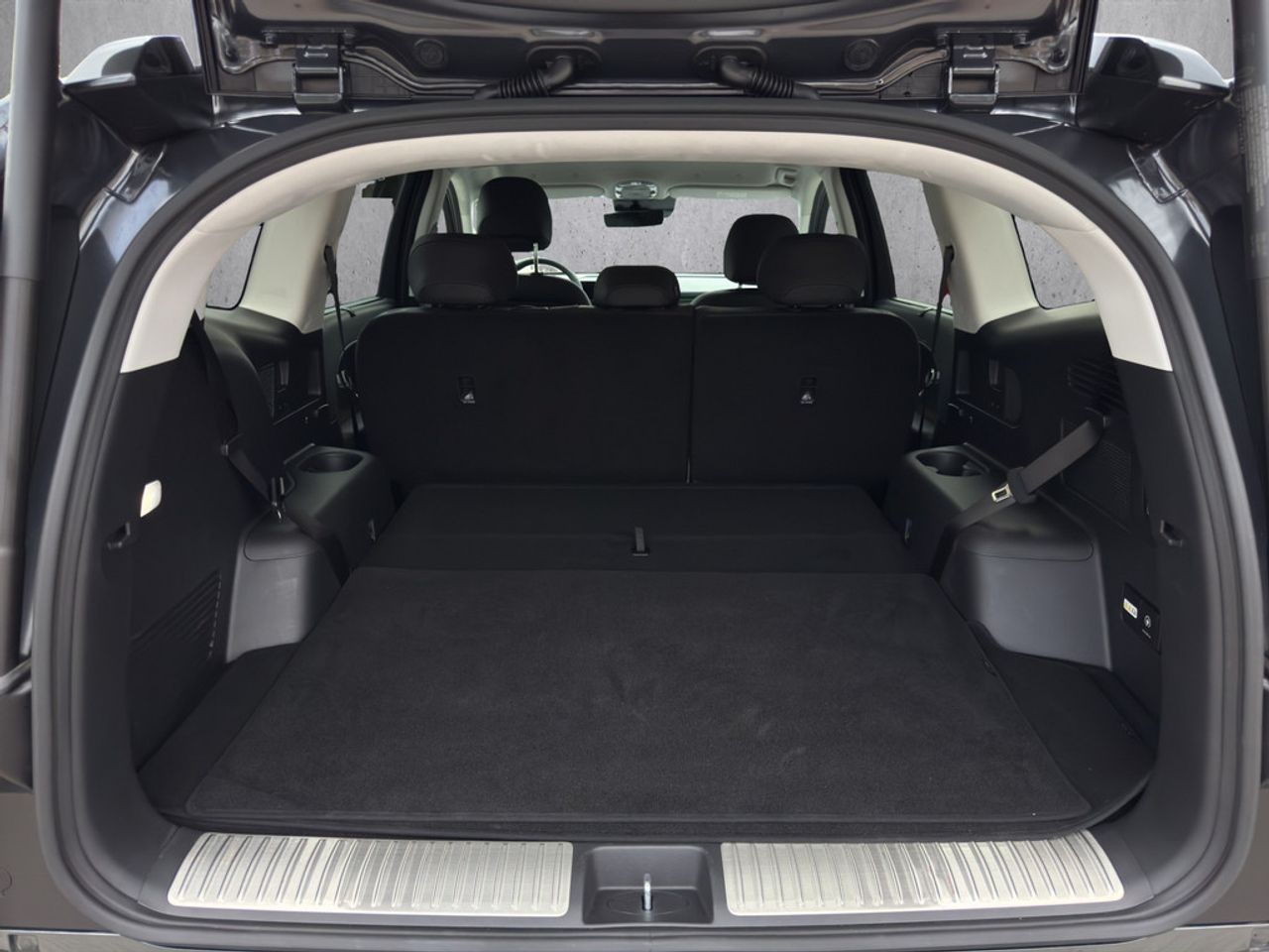 https://csb-strapi-files.fsn1.your-objectstorage.com/inventory-cars/images/cc14b90d040578439e08d70e1b7ca8cb6ddf704f/5_1280_5604.jpg