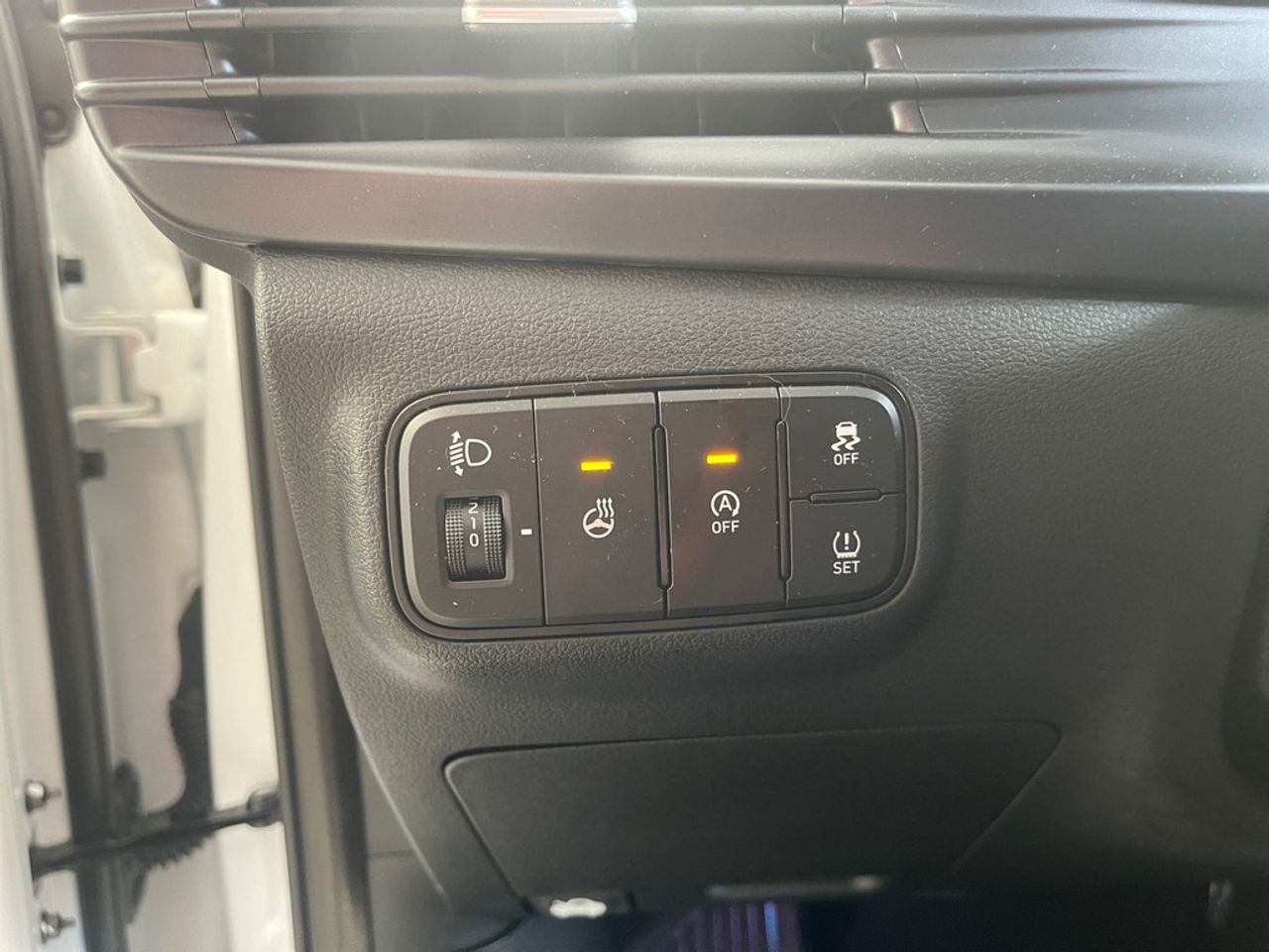 https://csb-strapi-files.fsn1.your-objectstorage.com/inventory-cars/images/ce873bd2fb4ab540d26b9955ae0edc4b3a1029bc/19_1280_2588.jpg