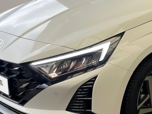 https://csb-strapi-files.fsn1.your-objectstorage.com/inventory-cars/images/ce873bd2fb4ab540d26b9955ae0edc4b3a1029bc/4_500_2311.jpg
