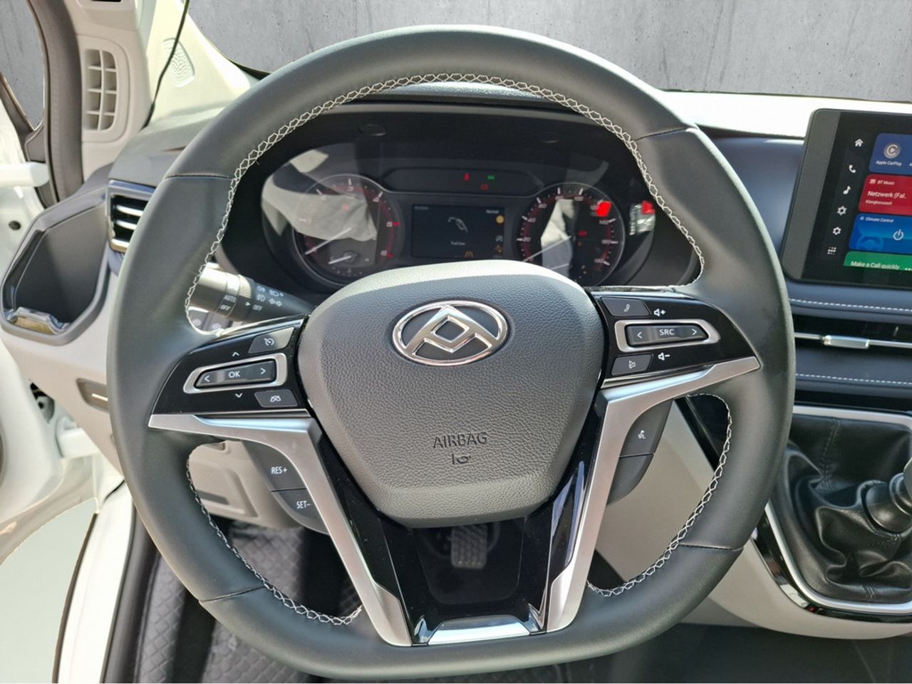 https://csb-strapi-files.fsn1.your-objectstorage.com/inventory-cars/images/ce8db357a25e9f38d93e3785d072f8d3a4cb6813/10_1280_3146.jpg