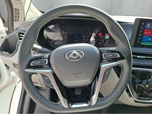 https://csb-strapi-files.fsn1.your-objectstorage.com/inventory-cars/images/ce8db357a25e9f38d93e3785d072f8d3a4cb6813/10_500_9608.jpg