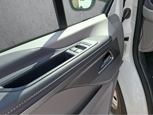 https://csb-strapi-files.fsn1.your-objectstorage.com/inventory-cars/images/ce8db357a25e9f38d93e3785d072f8d3a4cb6813/13_500_6414.jpg
