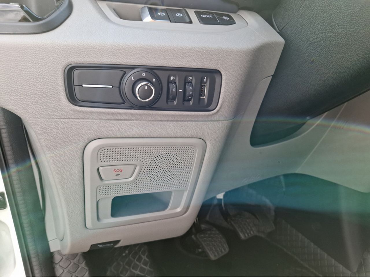https://csb-strapi-files.fsn1.your-objectstorage.com/inventory-cars/images/ce8db357a25e9f38d93e3785d072f8d3a4cb6813/14_1280_7178.jpg